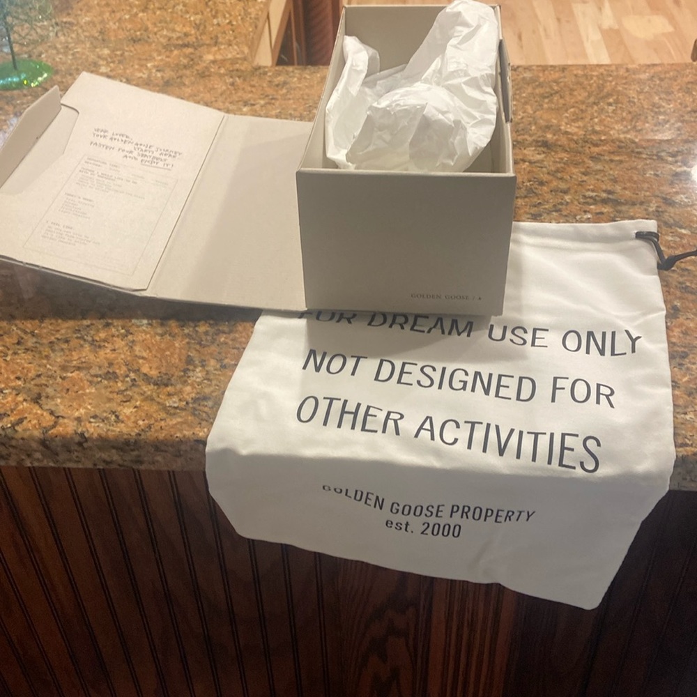 Golden goose shoebox tissue and dust bag size 36